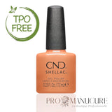 Flacon de vernis semi-permanent CND Shellac Daydreaming, teinte pêche abricot pastel doux, format 7,3ml, formule sans TPO.