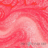 Zoom sur la texture nacrée et scintillante OPI If U Like Pinka Coladas, rose corail  
