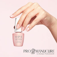 OPI-Vernis-Traditionnel-Switch-to-Portrait-Mode-15ML-Hand