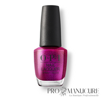 Flacon de vernis à ongles OPI Berry and Bright, teinte fuchsia scintillant, collection Good Enough to Treat