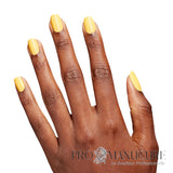 Vernis-Semi-Permanent-GelColor-OPI-Daffodill-Duck-Walk-Hand