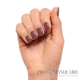 Manucure mauve rosé réalisée avec CND Shellac Married To The Mauve