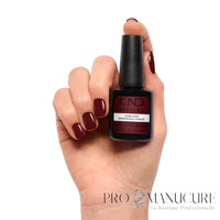 CND Shellac Oxblood rouge bordeaux profond porté sur les ongles avec flacon 12,5 ml