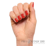 CND Shellac Poppy Fields rouge coquelicot porté sur ongles, peau claire