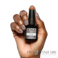 CND Shellac Unearthed nude beige taupe porté sur les ongles avec flacon 12,5 ml