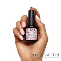 CND Shellac Winter Glow porté sur les ongles avec son flacon 12,5 ml