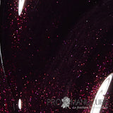 Swatch OPI Black Cherry Chutney – prune cerise foncé aux reflets lumineux