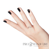 Manucure noire brillante avec OPI Nail Lacquer Black Onyx