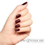 OPI Vampire State Building rouge bordeaux profond porté sur les ongles