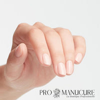 Manucure rose nude avec OPI GelColor Bubble Bath